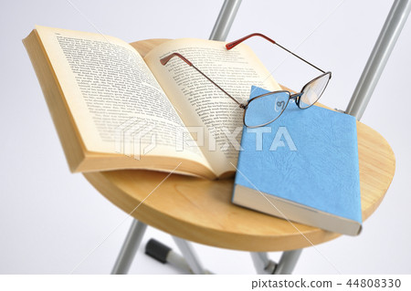 I read a book 44808330