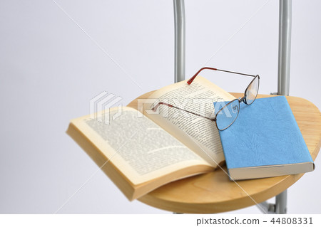 I read a book 44808331