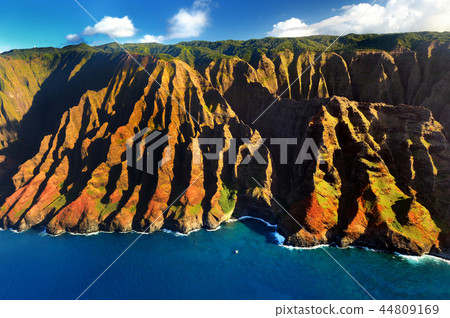 Beautiful aerial view of spectacular Na Pali coast Beautiful aerial view of spectacular Na Pali coast 44809169