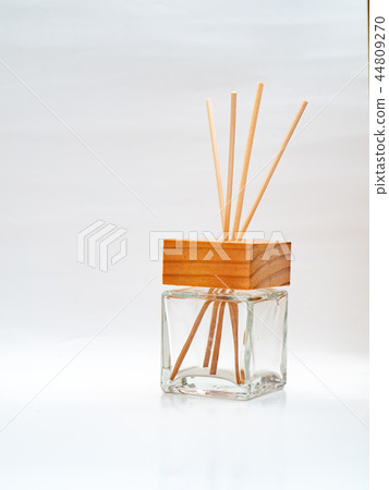 Aromatic bottle 44809270