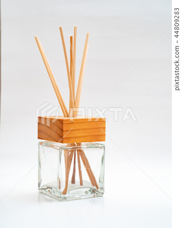 Aromatic bottle 44809283
