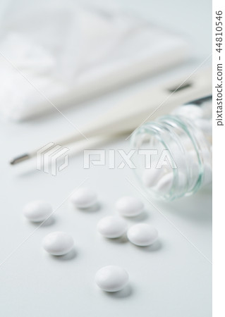 Medicine, thermometer, mask, tissue Medical image 44810546