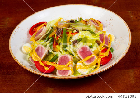 Nicoise salad with tuma Nicoise salad with tuma 44812095