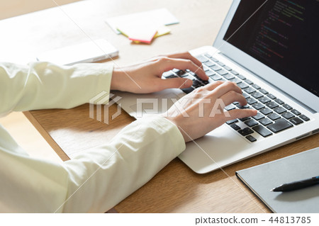 Woman's hand for PC 44813785