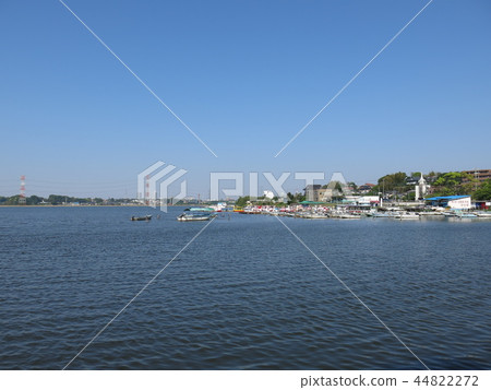 從Teganuma公園看見的Teganuma風景在加戈市 從Teganuma公園看見的Teganuma風景在加戈市 44822272