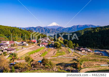 (Yamanashi Prefecture) Mountain villages and Mt. Fuji (Yamanashi Prefecture) Mountain villages and Mt. Fuji 44822662