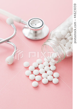 Drugs 44823039