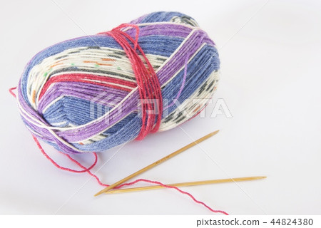 Image of wool 44824380