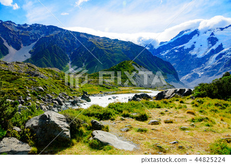 Hooker Valley Truck at Mount Cook National Park 44825224