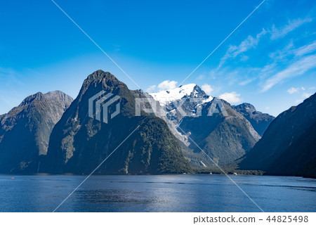 Milford Sound 44825498