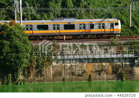Chuo Line running along the outer moat 44826720