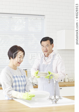 Washing dishes, kitchen, couple 44826913