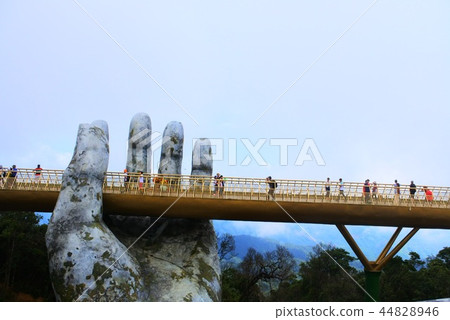 金橋由上帝的巨大手支持 金橋由上帝的巨大手支持 44828946