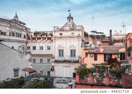 Morning skyline of old Rome, Italy 44831714