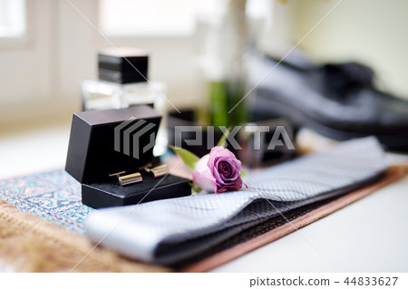 Groom's wedding accessories 44833627