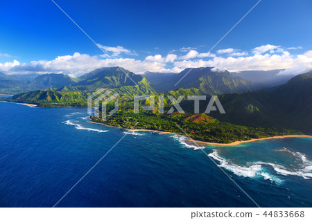 Beautiful aerial view of spectacular Na Pali coast 44833668