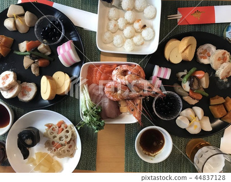 兒童和幼兒的手工製造飯糰 兒童和幼兒的手工製造飯糰 44837128