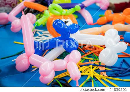 Balloon twisting art children workshop colorful still 44839201