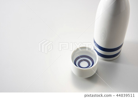 Delicious sake Delicious sake 44839511