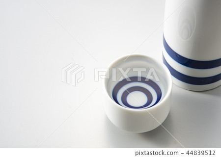 Delicious sake Delicious sake 44839512