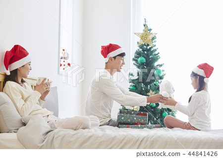 Family, Christmas, Korean 44841426
