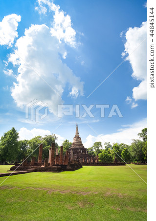 Wat Chang Lom in Si Satchanalai Historical Park 44845144