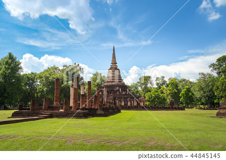 Wat Chang Lom in Si Satchanalai Historical Park 44845145