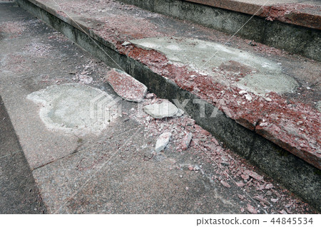 倒塌的樓梯 44845534