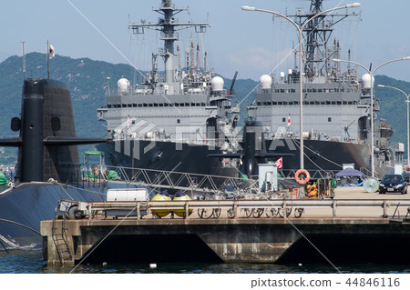 Submarines and escort vessels anchored in Kashiwa Port 44846116