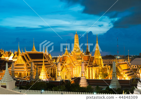 Wat phra keaw at night in Bangkok, Thailand. Wat phra keaw at night in Bangkok, Thailand. 44848309