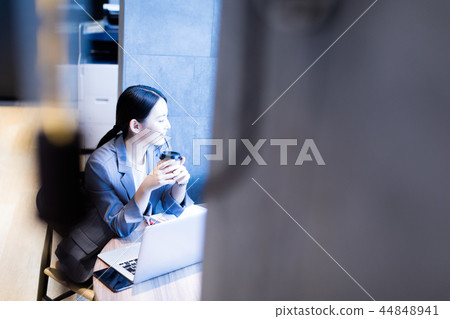 Woman Woman 44848941