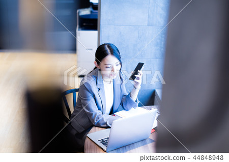 Woman Woman 44848948