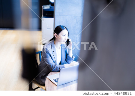 Woman Woman 44848951