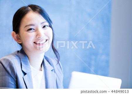 Woman Woman 44849013