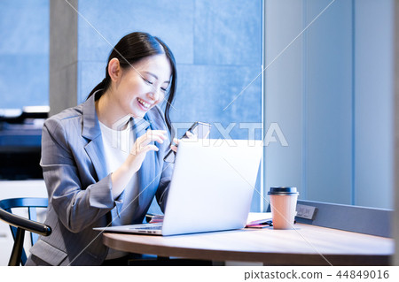 Woman Woman 44849016