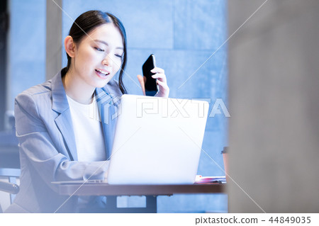 Woman Woman 44849035