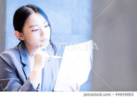 Woman Woman 44849063