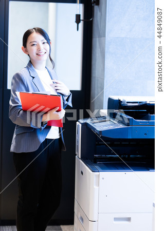 女子 44849087