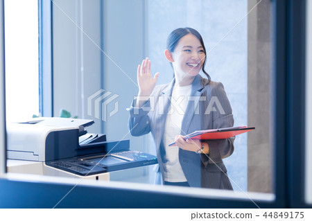 Woman Woman 44849175