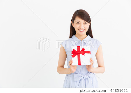 有禮物的女人 有禮物的女人 44851631