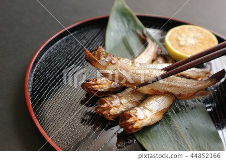 Grilled willow leaf fish Grilled willow leaf fish 44852166
