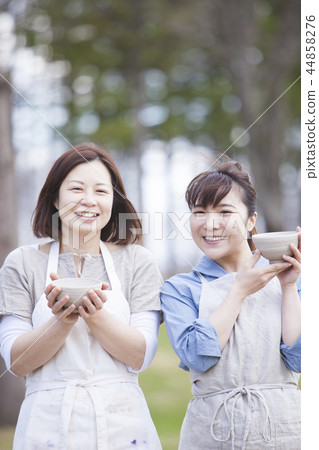 Ceramics class 44858276