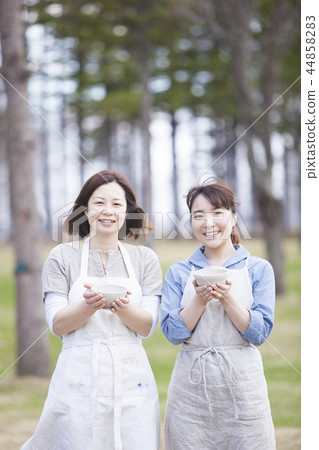 Ceramics class 44858283