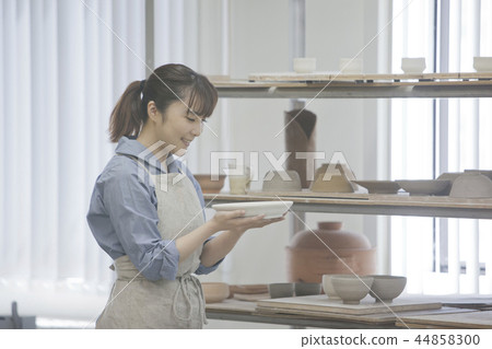 Ceramics class Ceramics class 44858300