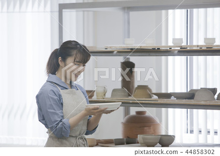 Ceramics class Ceramics class 44858302