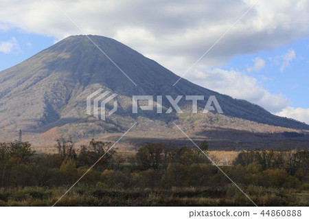 Autumn Mt. Yotei seen from Kimobetsu Town residence Autumn Mt. Yotei seen from Kimobetsu Town residence 44860888
