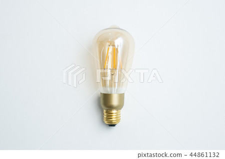 在白色背景的光禿的電燈泡 44861132