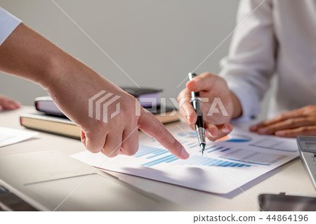 Start up partners are working in casual clothes, Start up partners are working in casual clothes, 44864196