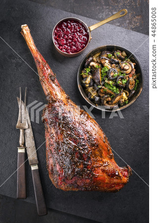 Barbecue Leg Haunch of Venison  44865008