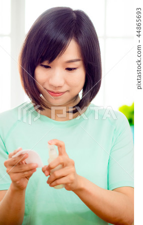 Women who make up makeup Women who make up makeup 44865693